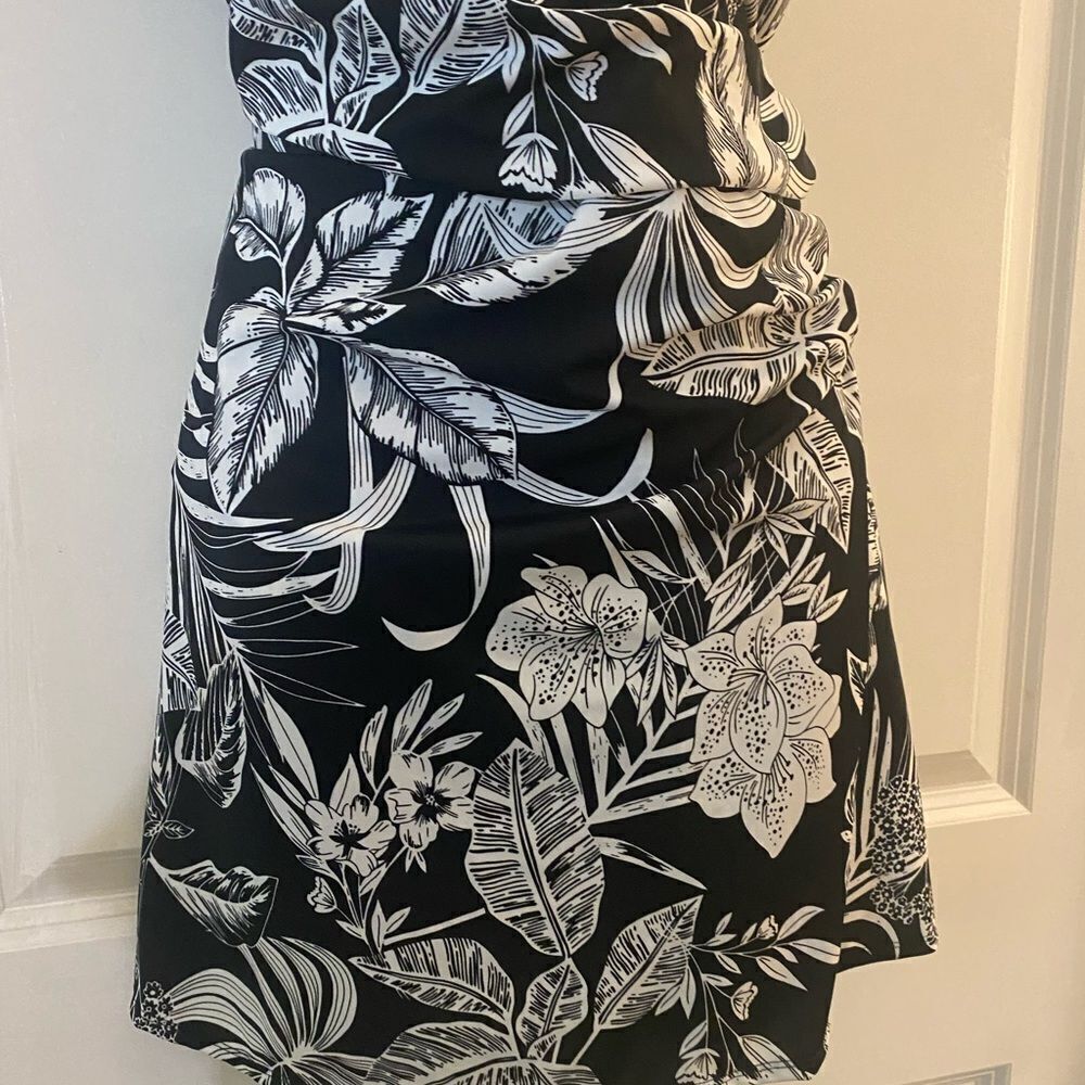 New Denim & Co Beach Wrap front Swim Dress Sz 16 Black Tropical - Picture 4 of 8